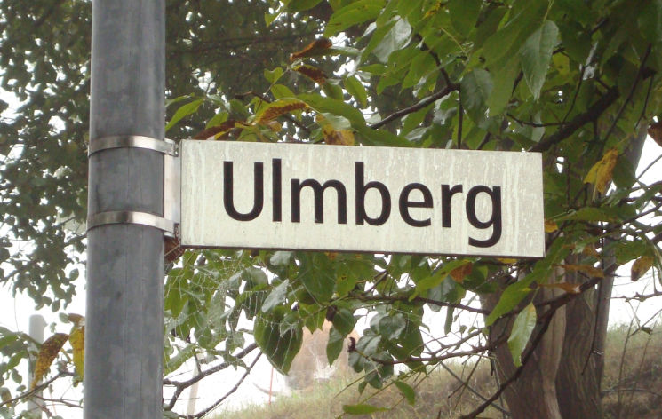 Datei:Ulmberg Wegweiser.jpg