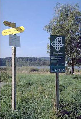 Datei:Naturschutztafel Katzensee.jpg